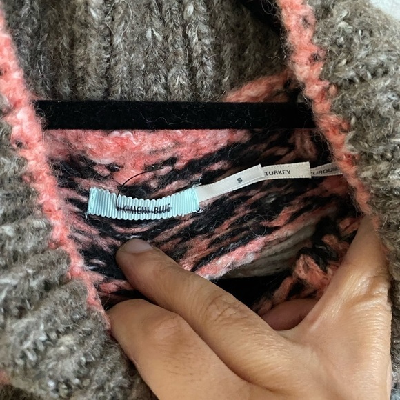 Urban outfitters sweater - Picture 6 of 7